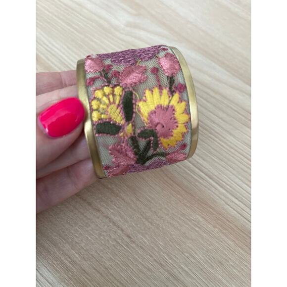 Light Pink Flower Embroidery Cuff Bracelet - Picture 3 of 6